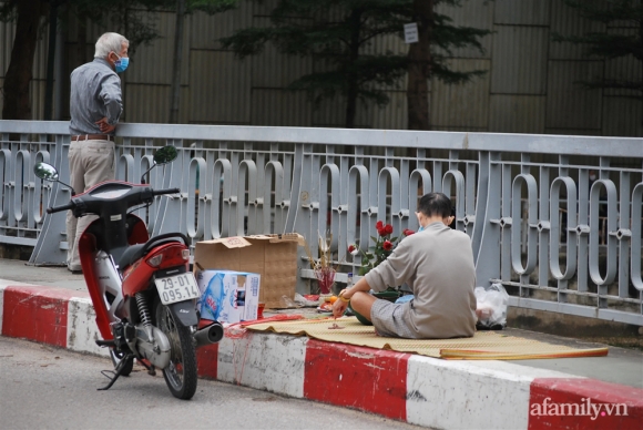 1 Ha Noi Hon Nua Ngay No Luc Tim Kiem Van Chua Thay Cu Ba Nhay Xuong Song To Lich