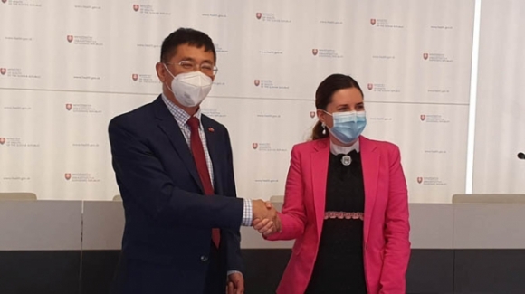 2 Slovakia Ung Ho 100000 Lieu Vaccine Astrazeneca Cho Viet Nam