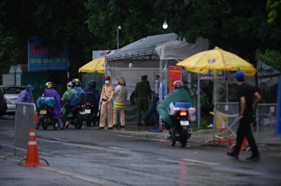 1 Ha Noi Khong Kiem Tra Nguoi Va Phuong Tien Di Qua 22 Chot Cua Ngo Thanh Pho