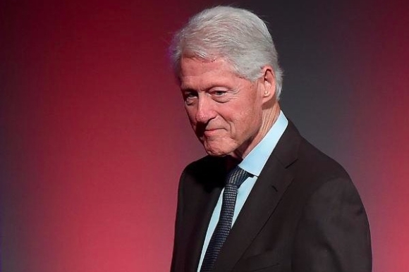 1 Cuu Tong Thong My Bill Clinton Nhap Vien