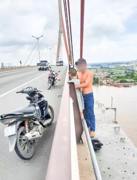 1 Vua Ly Hon Nguoi Dan Ong Om Con Dinh Nhay Cau Can Tho Tu Tu