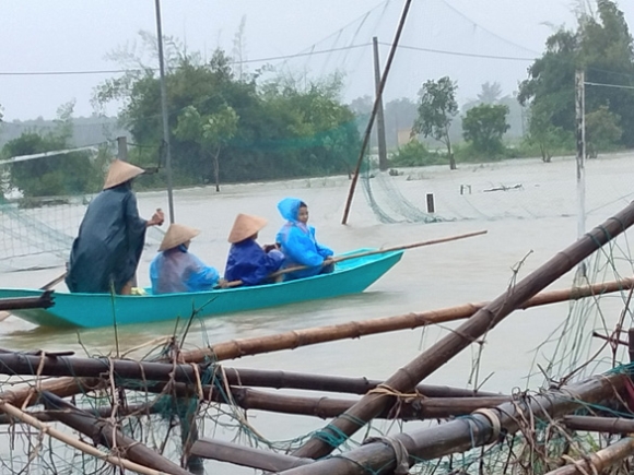 1 Mien Trung 3 Nguoi Chet Va Mat Tich Mua Tam Ta Keo Dai Den Ngay Mai