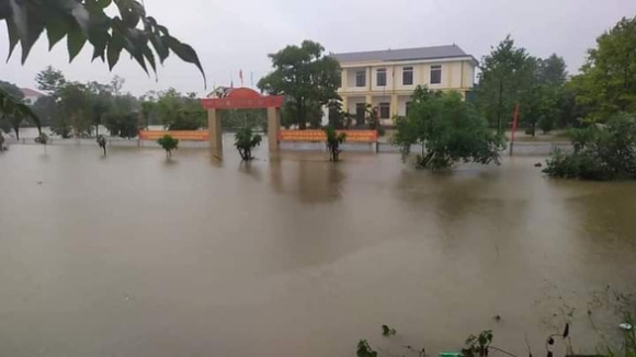 2 Mien Trung 3 Nguoi Chet Va Mat Tich Mua Tam Ta Keo Dai Den Ngay Mai