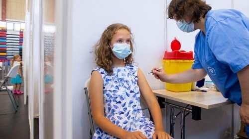 2 Cac Nuoc Chau Au Tiem Vaccine Covid 19 Cho Thanh Thieu Nien Nhu The Nao