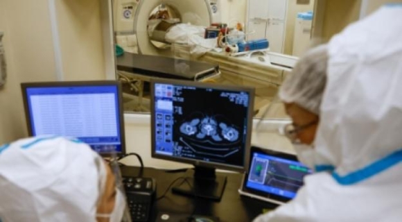 2 Tu San Xuat Duoc Vaccine Nga Van Chao Dao Vi Lan Song Covid 19 Moi