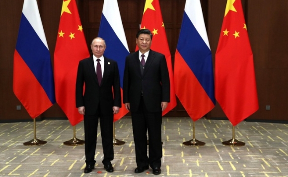 1 Anh Huong O Trung A Bi Lu Mo Nga Bang Mat Nhung Khong Bang Long Voi Trung Quoc