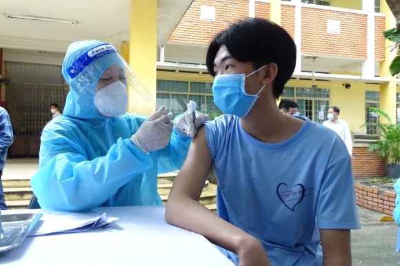 1 Vi Sao Tre Nam Khong Nen Hoat Dong The Thao Qua Muc Sau 3 Ngay Tiem Vaccine Phong Covid 19