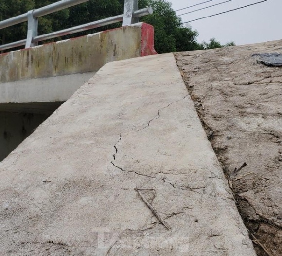 3 Cay Cau Do Ca Si Thuy Tien Tai Tro O Nghe An Vua Xay Da Bi Nut Nha Thau Noi Gi