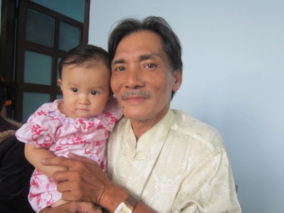 2 Ns Thuong Tin Ke Ve Vo Tre Kem 32 Tuoi It Noi Chuyen Khi Nao Can Tien Moi Goi Len Thong Bao