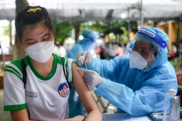 1 Phan Bo Vaccine De Tiem Du 2 Mui Cho Tat Ca Nguoi Tren 12 Tuoi