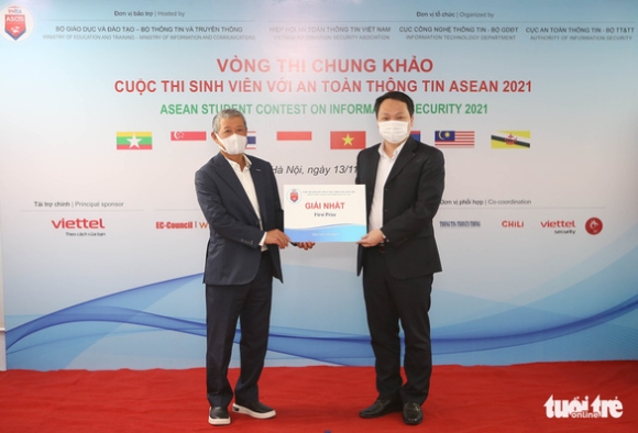 1 Sinh Vien Viet Nam Vuot Qua 7 Nuoc Asean Gianh Giai Nhat Dau Truong Online