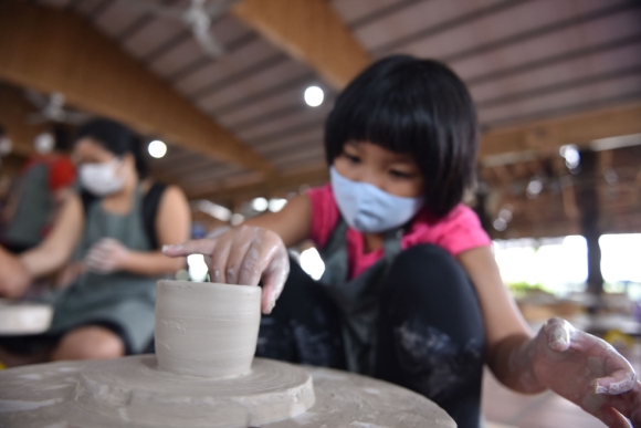 5 Cuoi Tuan Cung Con Di Trai Nghiem Lam Gom Tai Tphcm