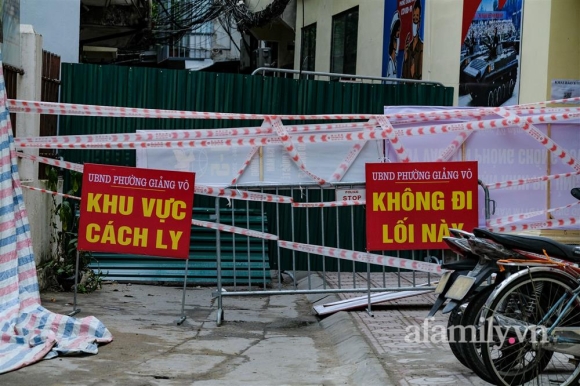 1 Ha Noi Phuong Giang Vo Dung Hang Rao Cao 2m De Chong Dich