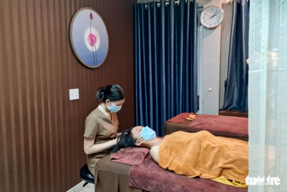 1 Tphcm Tiem Karaoke Spa Bat Dau Hoat Dong Lai Sau Nua Nam Dong Cua