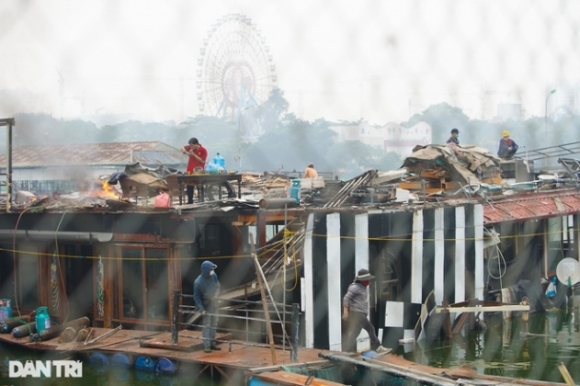 5 Ha Noi Can Canh Thao Do Bai Tau Thuyen Hoang Phe Nhieu Nam O Ho Tay