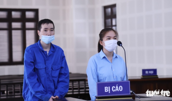 1 Giup 8 Nguoi Trung Quoc O Chui De Kiem Loi 2 Nguoi Lanh An Tu