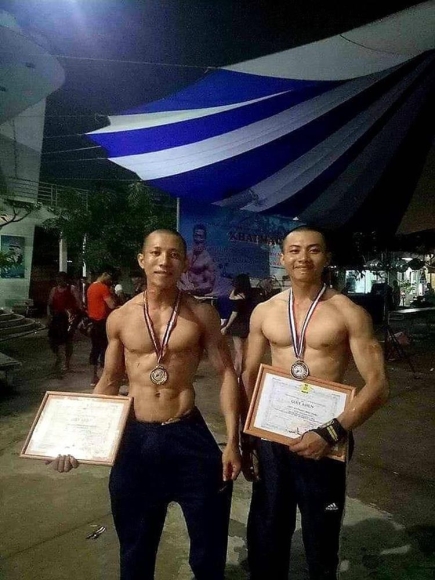 2 Tinh That Bong Lai Tu Tho Phat Nhung Tap Gym Hat Ca La De Huong Den Cai Dep