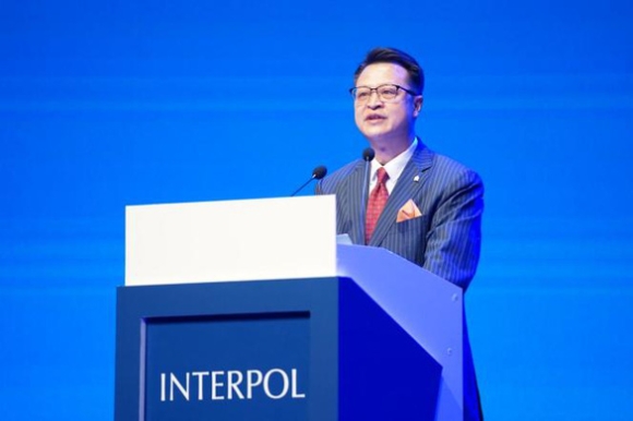 1 Ung Vien Trung Quoc Dac Cu Ghe Trong Interpol
