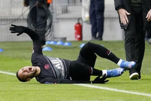 4 Neymar La Het Dau Don Vi Chan Thuong Gap Chan Kinh Hoang