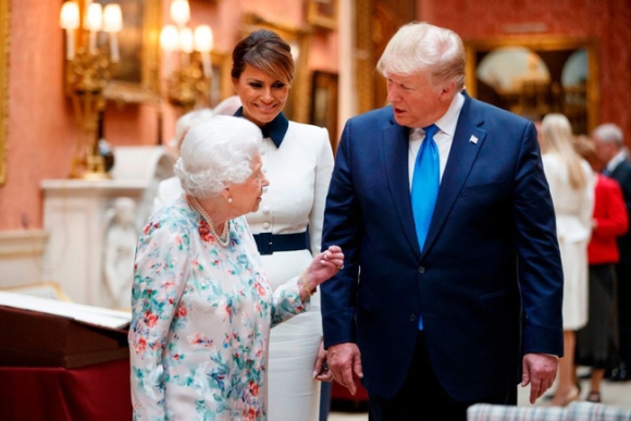 2 Hot Ong Donald Trump Nhan Xet Sau Cay Ve Meghan Khien Harry Phai Sang Mat Ra