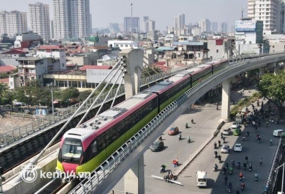 1 Chay Thu Tau Metro Nhon   Ga Ha Noi Toc Do Toi Da 80kmh