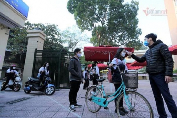 1 Hoc Sinh Ha Noi Nhieu Au Lo Trong Ngay Dau Tro Lai Truong