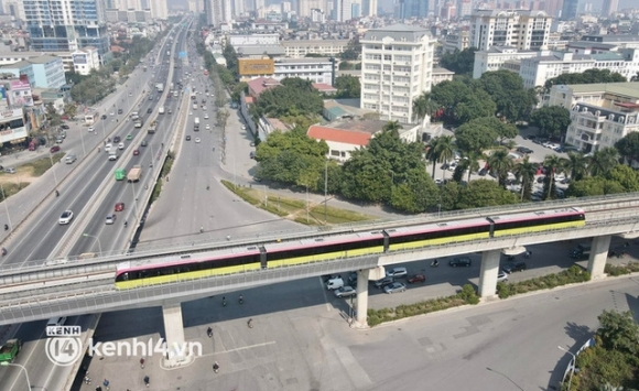 2 Chay Thu Tau Metro Nhon   Ga Ha Noi Toc Do Toi Da 80kmh