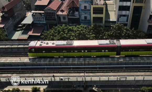 7 Chay Thu Tau Metro Nhon   Ga Ha Noi Toc Do Toi Da 80kmh