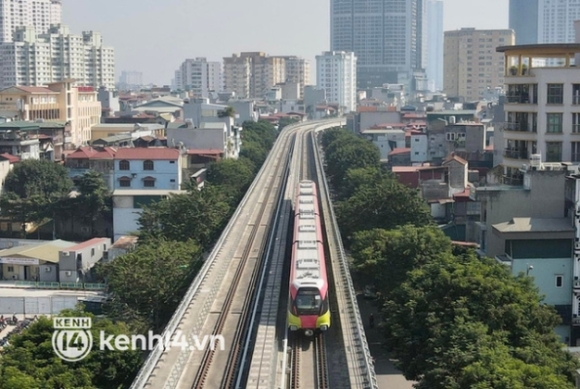 9 Chay Thu Tau Metro Nhon   Ga Ha Noi Toc Do Toi Da 80kmh