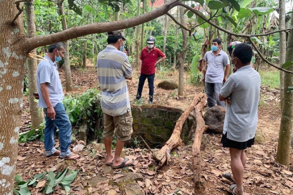 2 Toan Canh Vu Co Gai 17 Tuoi Bi Sat Hai Dot Xac Giau Duoi Gieng Hoang O Vung Tau Nghi Pham Ve Nha Lay Nuoc Mi Tom Roi Ra O Cung Thi The Toi Khi Bi Bat
