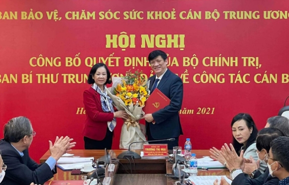 1 Bo Truong Nguyen Thanh Long Lam Truong Ban Bao Ve Cham Soc Suc Khoe Can Bo Trung Uong