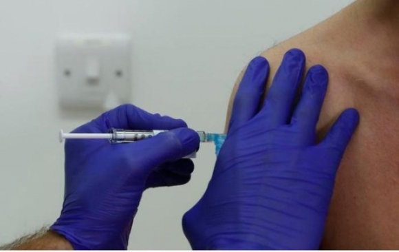 1 Nguoi Dan Ong Tiem 10 Mui Vaccine Covid 19 Trong 1 Ngay