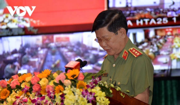2 Hon 10 Ngan Can Bo Chien Sy Cong An Lay Nhiem 17 Nguoi Hy Sinh Khi Chong Dich