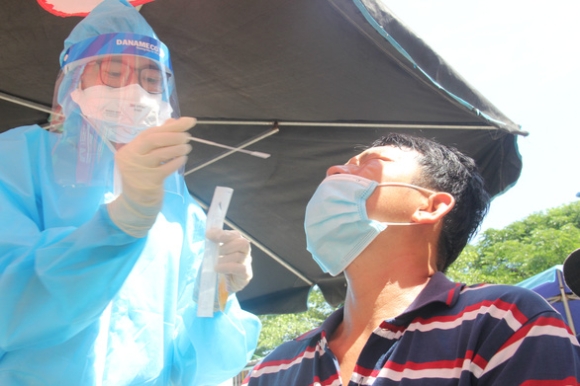 1 Da Nang Lap Them Benh Vien Da Chien Bao Ve Nhom Doi Tuong Co Nguy Co Cao