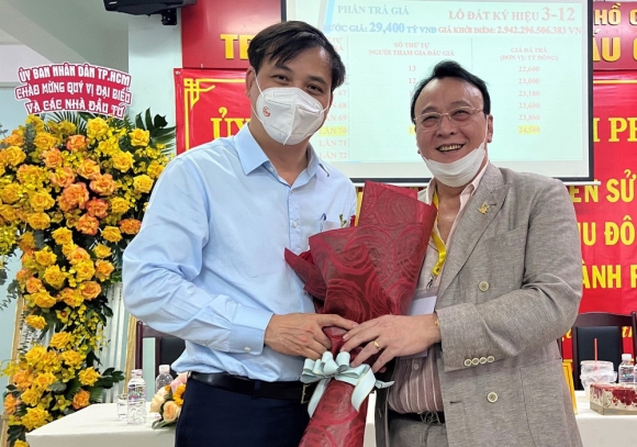 2 Ly Ky Nhung Man Thau Tom Dat Vang Cua Dai Gia Viet Vua Tra Gia 24 Ti Dongm2 Dat