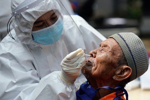 1 Indonesia Nhan Vien Benh Vien Chua Tung Ra Nuoc Ngoai Duong Tinh Omicron