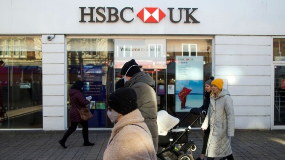 1 Hsbc Bi Phat 64 Trieu Bang Anh Vi Loi Chong Rua Tien