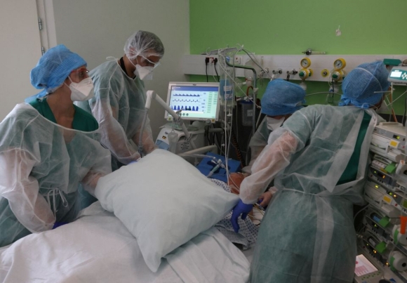 1 Benh Nhan Covid 19 Chua Tiem Chung Nam Kin Trong Cac Icu
