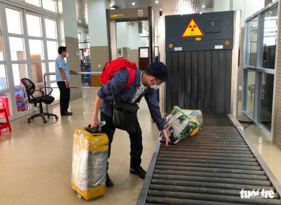 2 Nguoi Xuat Nhap Canh Cao Ky Luc Cua Khau Moc Bai    Tay Ninh Tang Cuong Kiem Dich