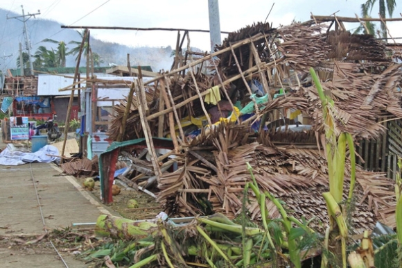 1 Hon 100 Nguoi Philippines Thiet Mang Do Bao Rai
