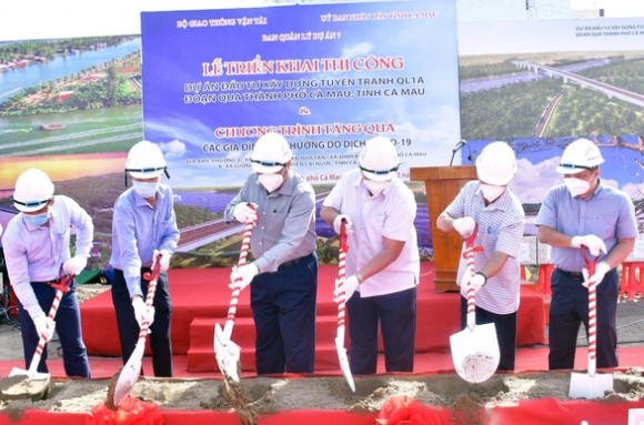 1 Tren 1700 Ti Dong Thi Cong Tuyen Tranh Tp Ca Mau