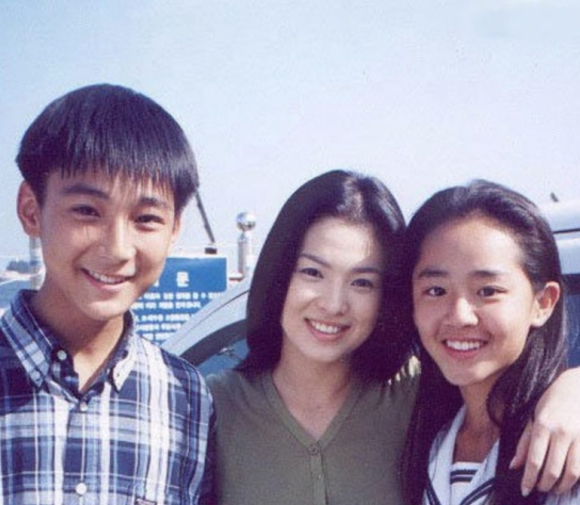 2 Benh Tat Khien Em Gai Quoc Dan Moon Geun Young Tro Nen Khac La