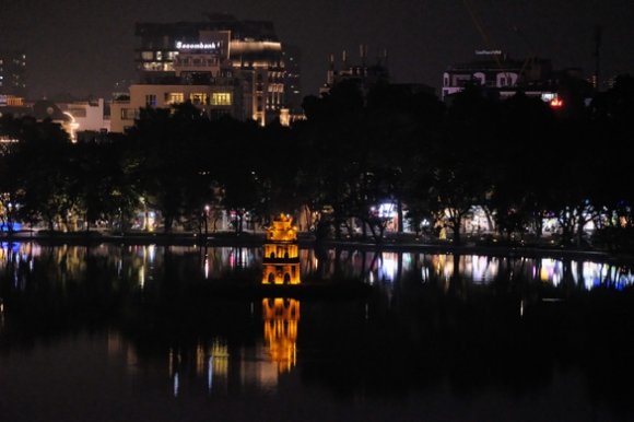 1 Khong Ban Phao Hoa Dem Nguoc Don Nam Moi Pho Phuong Ha Noi Vang Ve Nhu Ngay Thuong