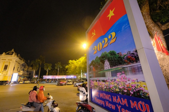 5 Khong Ban Phao Hoa Dem Nguoc Don Nam Moi Pho Phuong Ha Noi Vang Ve Nhu Ngay Thuong