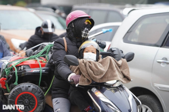 11 Nguoi Dan Do Xo Ve Que Nghi Tet Cua Ngo Ha Noi Un Tac Keo Dai Nhieu Cay So