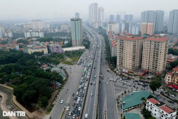 1 Nguoi Dan Do Xo Ve Que Nghi Tet Cua Ngo Ha Noi Un Tac Keo Dai Nhieu Cay So