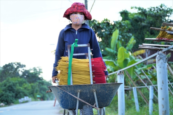 5 Lang Toa Huong Tram Tuoi O Ngoai O Tphcm Tat Bat Vao Vu Tet