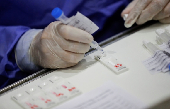 1 Bao Uc Phat Mien Phi Test Nhanh Cho Dan Giup Giam Tien Chong Dich