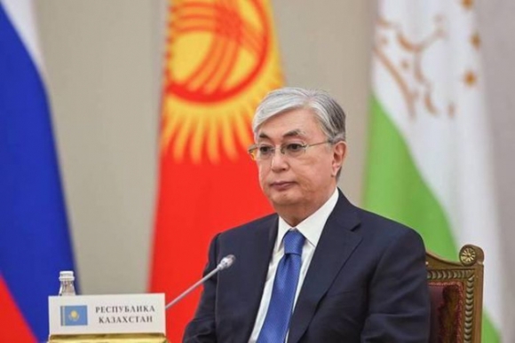 1 Kazakhstan Tuyen Bo Ngay Quoc Tang Tuong Niem Cac Nan Nhan Bao Loan