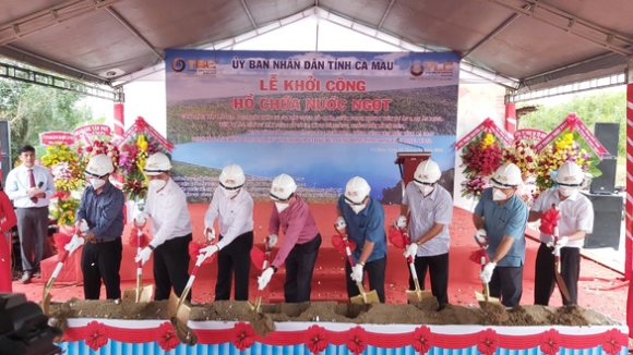 1 Tren 186 Ti Dong Xay Ho Chua Nuoc Ngot Cho Nguoi Dan Dat Rung U Minh Ha